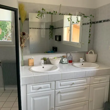 - Belle Maison Piscine בית אירוח