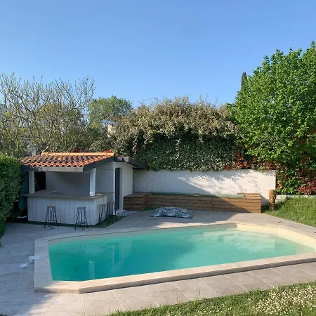 - Belle Maison Piscine 홈스테이 블랑크포르